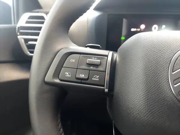 Citroën C4 2025 - 24490 EUR, 8974 km - AUTO.MOTO.pt - 8974km - foto 13 de 21