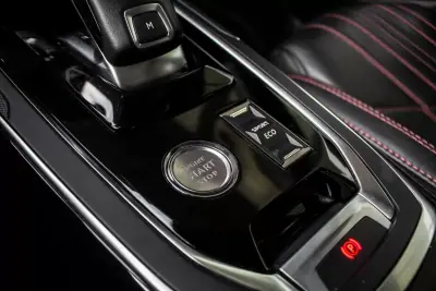 Peugeot 308 2020 - 17990 EUR, 142466 km - AUTO.MOTO.pt - 142466km - foto 21 de 45