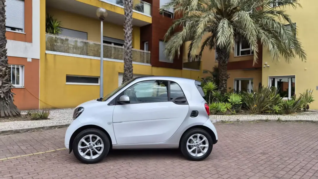 Smart ForTwo Coupé 2018 - 13890 EUR, 25000 km - 25000km - foto 6 de 12