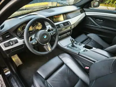 BMW 525 2014 - 22500 EUR, 183000 km - AUTO.MOTO.pt - 183000km - foto 16 de 37