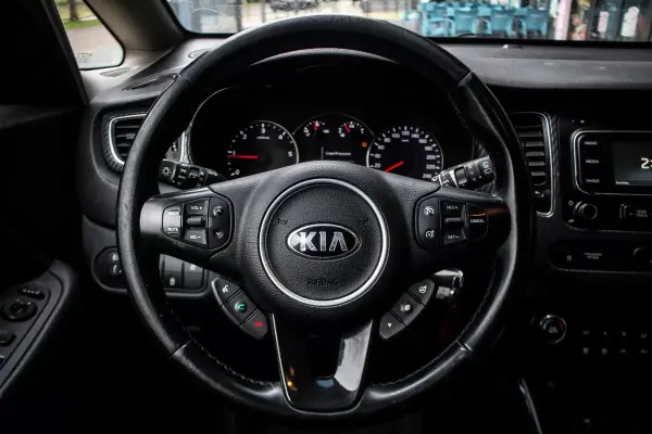 Kia Carens 2018 - 10790 EUR, 241075 km - AUTO.MOTO.pt - 241075km - foto 13 de 40