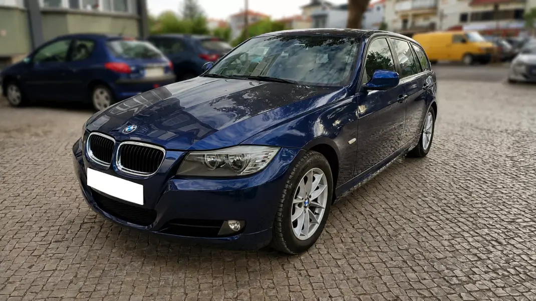 BMW 318 2012 - 10999 EUR, 210000 km - 210000km - foto 2 de 9