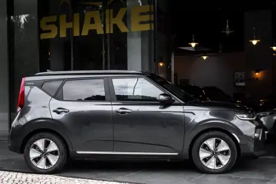 Kia e-Soul 2022 - 18900 EUR, 38143 km - AUTO.MOTO.pt - 38143km - foto 10 de 46