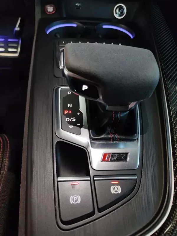 Audi RS5 2018 - 64900 EUR, 152900 km - AUTO.MOTO.pt - 152900km - foto 38 de 54