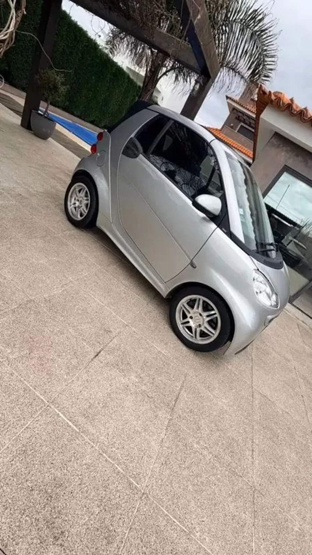 Smart Fortwo Cabrio 2013 - 7999 EUR, 113669 km - AUTO.MOTO.pt - 113669km - foto 22 de 25