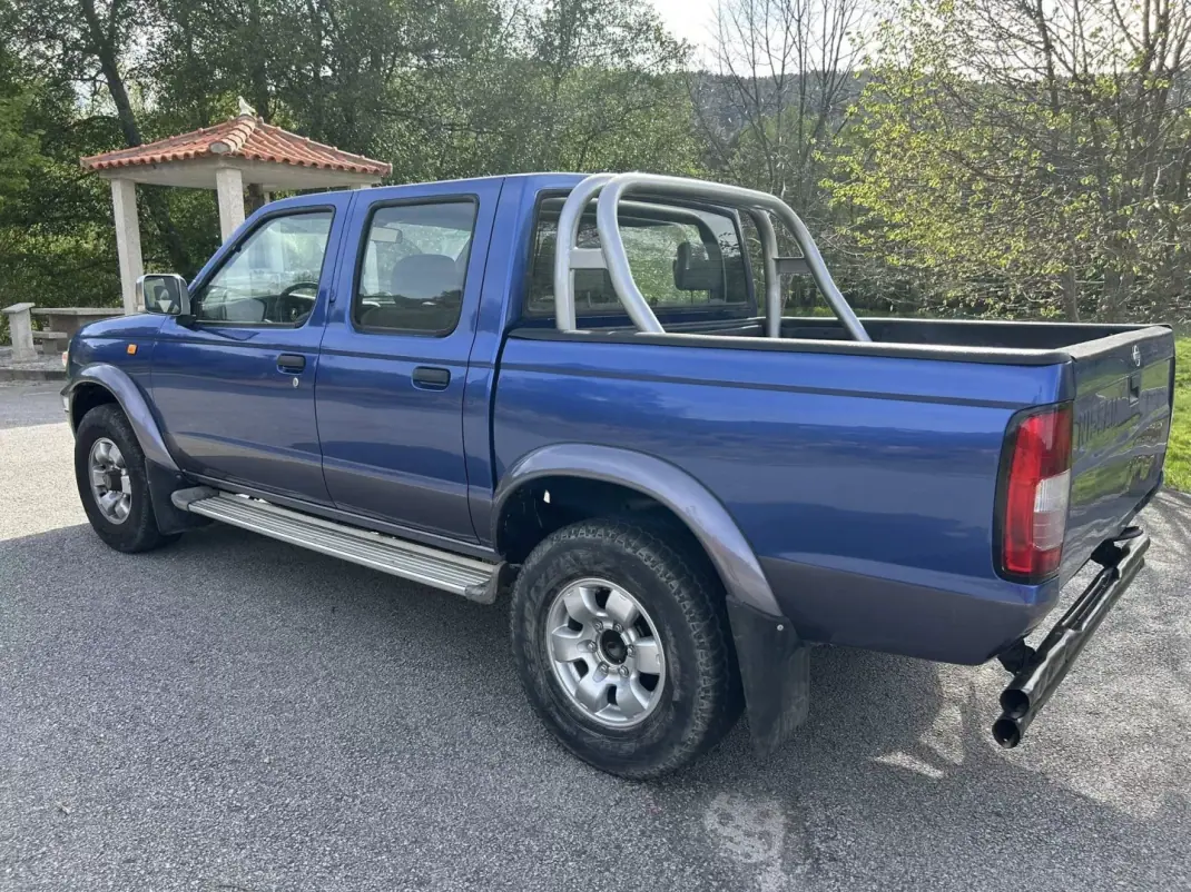 Nissan Navara 1999 - 14500 EUR, 223000 km - AUTO.MOTO.pt - 223000km - foto 4 de 12