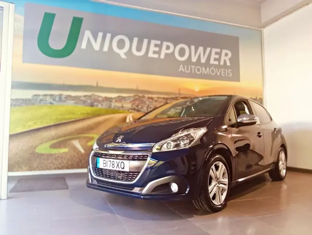 Peugeot 208 2019 - 8299 EUR, 136000 km - AUTO.MOTO.pt - 136000km - foto 1 de 48