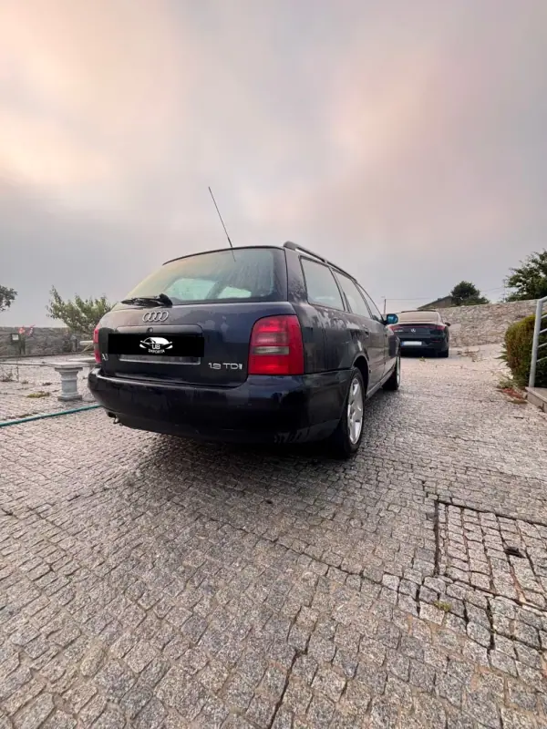 Audi A4 Avant 1998 - 899 EUR, 305000 km - AUTO.MOTO.pt - 305000km - foto 4 de 19