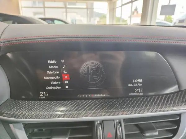 Alfa Romeo Stelvio 2021 - 63500 EUR, 68900 km - AUTO.MOTO.pt - 68900km - foto 23 de 33