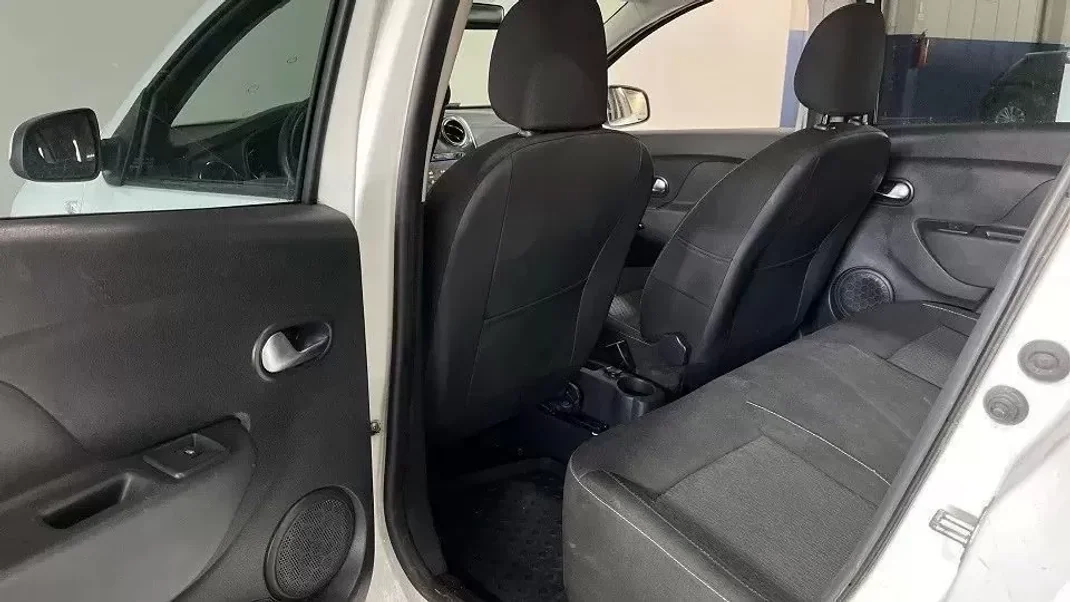 Dacia Logan MCV 2019 - 7650 EUR, 130000 km - AUTO.MOTO.pt - 130000km - foto 8 de 32