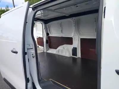 Citroën Jumpy 2018 - 13900 EUR, 151160 km - AUTO.MOTO.pt - 151160km - foto 10 de 17