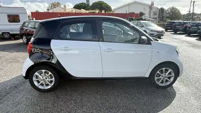 Smart ForFour 2017 - 11490 EUR, 22359 km - AUTO.MOTO.pt - 22359km - foto 34 de 48