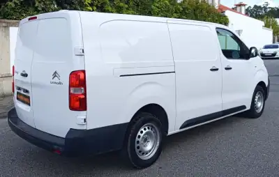 Citroën Jumpy 2018 - 13900 EUR, 151160 km - AUTO.MOTO.pt - 151160km - foto 5 de 17
