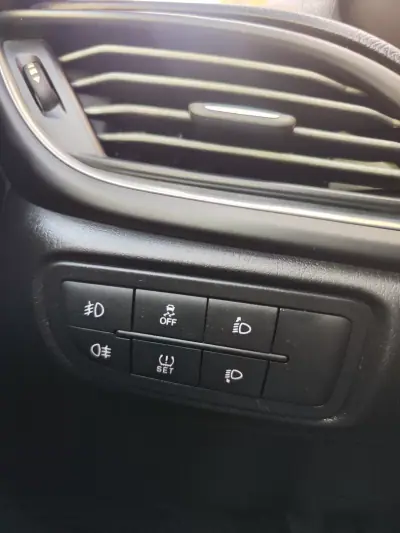 Fiat Tipo Station Wagon 2019 - 10780 EUR, 103800 km - AUTO.MOTO.pt - 103800km - foto 28 de 38