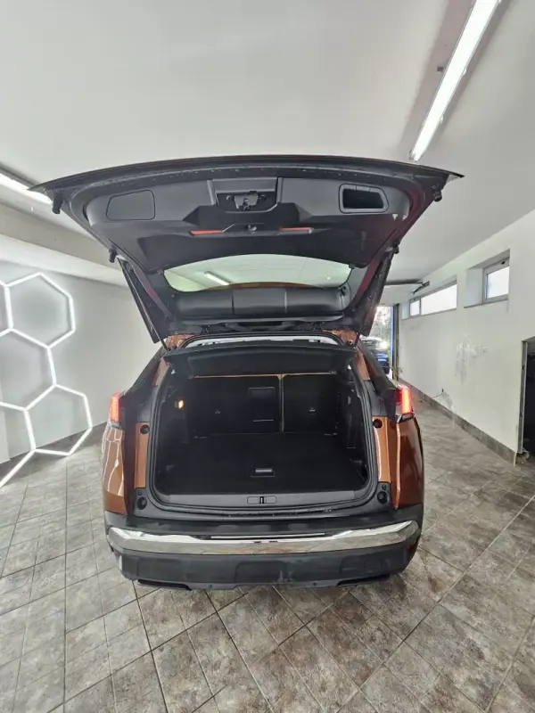 Peugeot 3008 2018 - 17990 EUR, 122503 km - AUTO.MOTO.pt - 122503km - foto 24 de 25