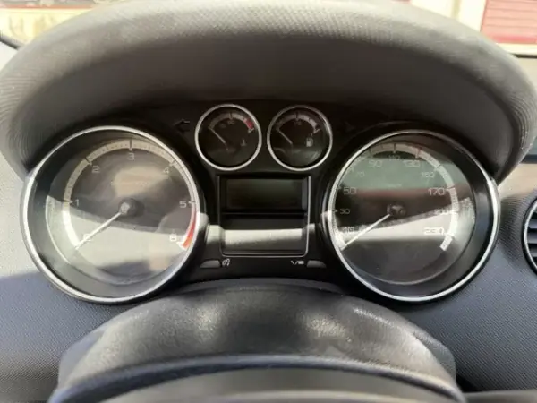 Peugeot 308 SW 2011 - 5900 EUR, 147177 km - AUTO.MOTO.pt - 147177km - foto 19 de 30