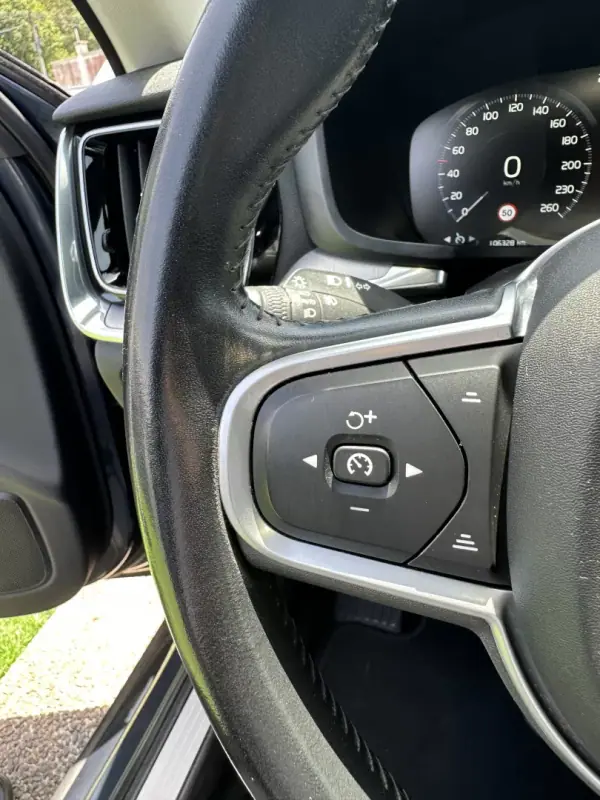 Volvo V60 2020 - 20900 EUR, 100000 km - AUTO.MOTO.pt - 100000km - foto 45 de 59