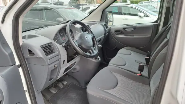 Citroën Jumpy 2012 - 8900 EUR, 361065 km - AUTO.MOTO.pt - 361065km - foto 11 de 23