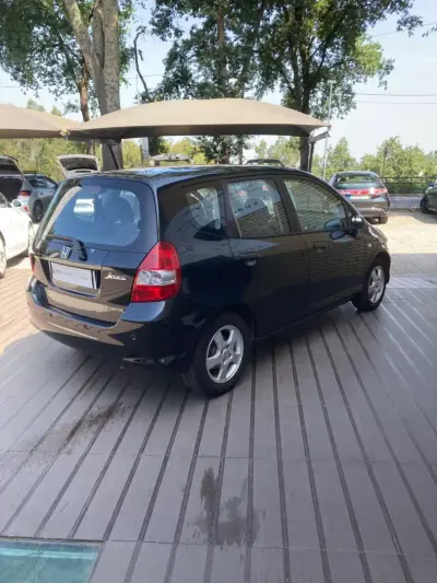 Honda Jazz 2006 - 5500 EUR, 129870 km - AUTO.MOTO.pt - 129870km - foto 5 de 17