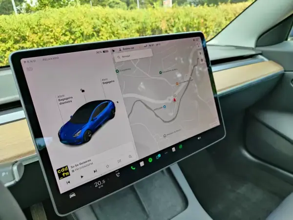 Tesla Model 3 2021 - 25990 EUR, 100000 km - AUTO.MOTO.pt - 100000km - foto 39 de 46