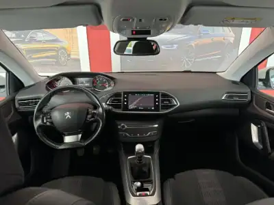 Peugeot 308 2019 - 17990 EUR, 63734 km - AUTO.MOTO.pt - 63734km - foto 18 de 18