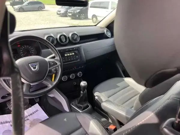 Dacia Duster 2019 - 13999 EUR, 199000 km - AUTO.MOTO.pt - 199000km - foto 6 de 9