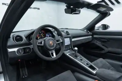 Porsche 718 Spyder 2020 - 129950 EUR, 16000 km - AUTO.MOTO.pt - 16000km - foto 18 de 52