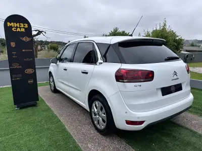 Citroën C4 Picasso 2015 - 9250 EUR, 160000 km - AUTO.MOTO.pt - 160000km - foto 10 de 68