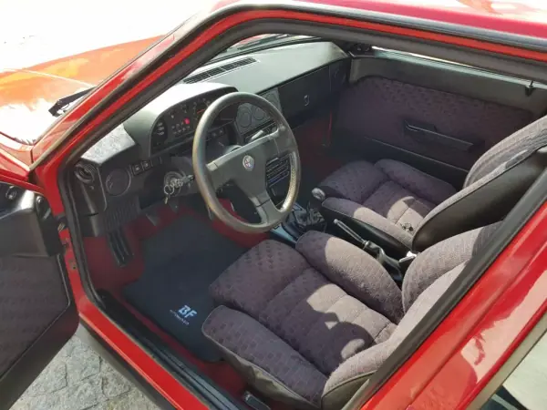 Alfa Romeo 33 1989 - 7500 EUR, 158776 km - AUTO.MOTO.pt - 158776km - foto 6 de 35
