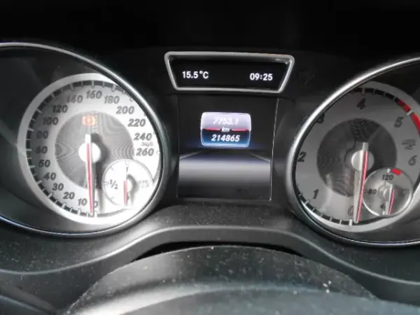 Mercedes-Benz CLA 200 2016 - 21500 EUR, 214696 km - AUTO.MOTO.pt - 214696km - foto 10 de 11