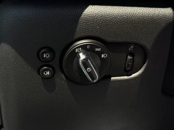 MINI 2016 - 18750 EUR, 162030 km - AUTO.MOTO.pt - 162030km - foto 24 de 25