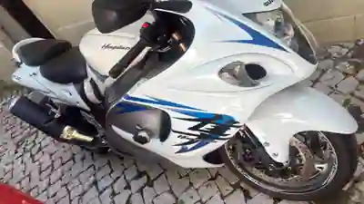 Suzuki Hayabusa 1340 2009 - 10900 EUR, 40000 km - AUTO.MOTO.pt - 40000km - foto 6 de 10