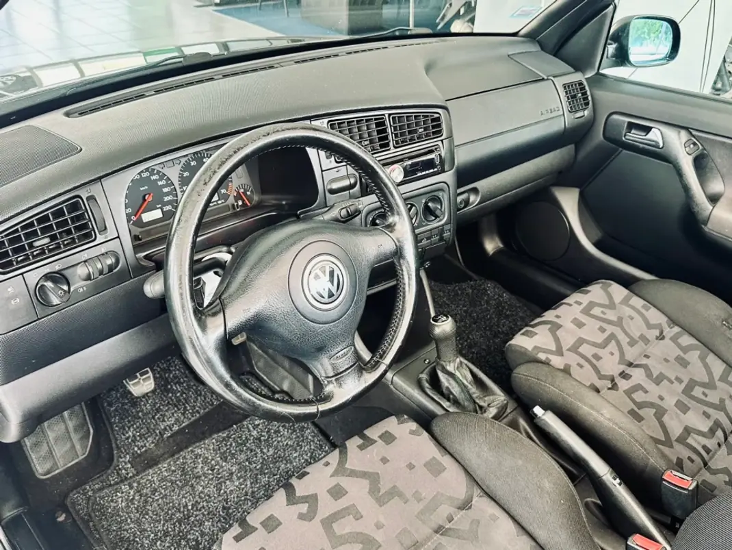 Volkswagen Golf Cabriolet 1999 - 4990 EUR, 143000 km - 143000km - foto 16 de 22