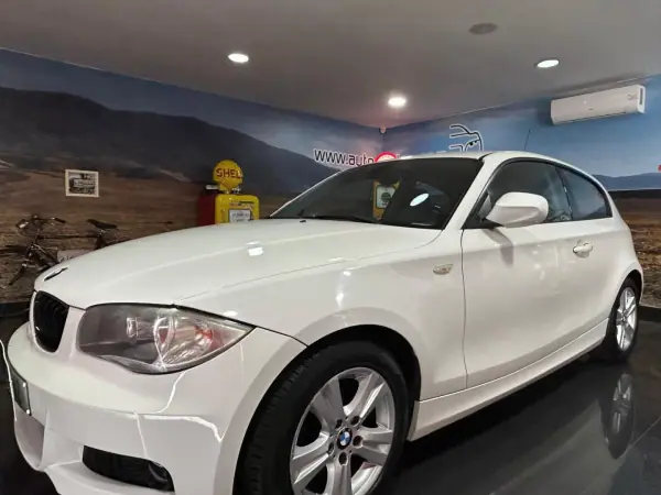 BMW 118 2010 - 10750 EUR, 289185 km - AUTO.MOTO.pt - 289185km - foto 3 de 18