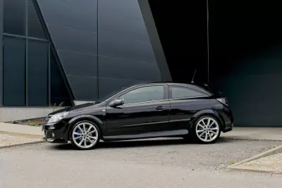 Opel Astra GTC 2007 - 15990 EUR, 149500 km - AUTO.MOTO.pt - 149500km - foto 3 de 22