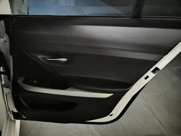 BMW 640 Gran Coupé 2015 - 26950 EUR, 232000 km - AUTO.MOTO.pt - 232000km - foto 44 de 47