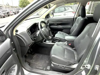 Mitsubishi Outlander 2018 - 17900 EUR, 129355 km - AUTO.MOTO.pt - 129355km - foto 8 de 24