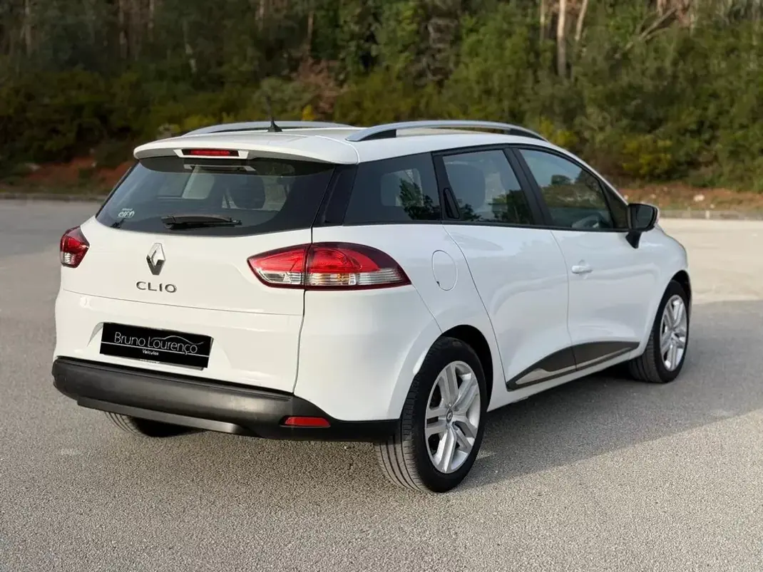 Renault Clio Sport Tourer 2019 - 8900 EUR, 169500 km - AUTO.MOTO.pt - 169500km - foto 13 de 14