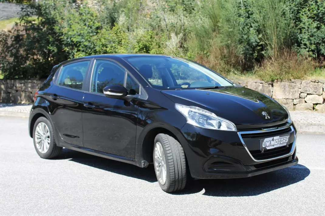 Peugeot 208 2018 - 9990 EUR, 109000 km - AUTO.MOTO.pt - 109000km - foto 4 de 27