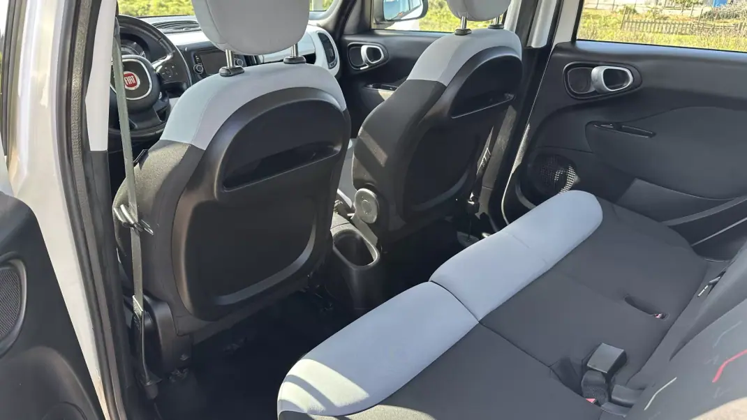 Fiat 500L 2017 - 11900 EUR, 160000 km - AUTO.MOTO.pt - 160000km - foto 12 de 14