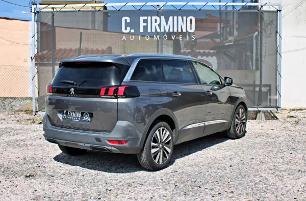 Peugeot 5008 2019 - 18900 EUR, 157458 km - AUTO.MOTO.pt - 157458km - foto 5 de 22