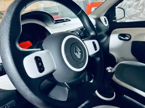 Renault Twingo 2020 - 11990 EUR, 60657 km - AUTO.MOTO.pt - 60657km - foto 11 de 25