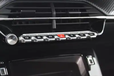 Peugeot 2008 2021 - 18700 EUR, 48176 km - AUTO.MOTO.pt - 48176km - foto 27 de 32