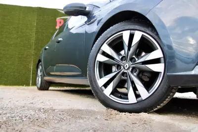 Renault Mégane 2019 - 13990 EUR, 167000 km - AUTO.MOTO.pt - 167000km - foto 7 de 33