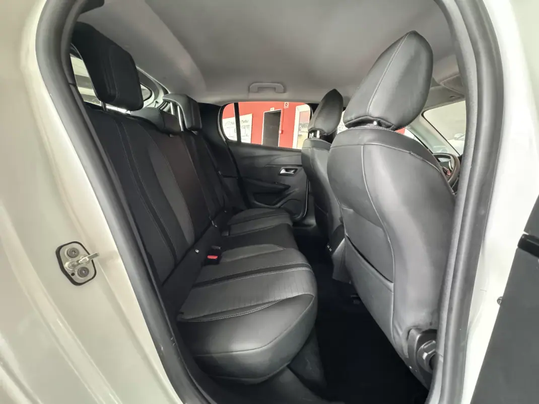Peugeot 208 2021 - 14500 EUR, 52963 km - AUTO.MOTO.pt - 52963km - foto 13 de 22
