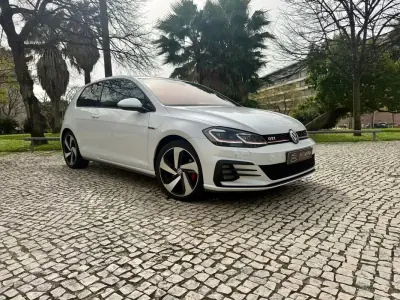 Volkswagen Golf 2017 - 23990 EUR, 87650 km - AUTO.MOTO.pt - 87650km - foto 13 de 38