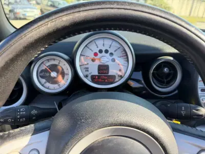 MINI 2010 - 13900 EUR, 126600 km - AUTO.MOTO.pt - 126600km - foto 14 de 18
