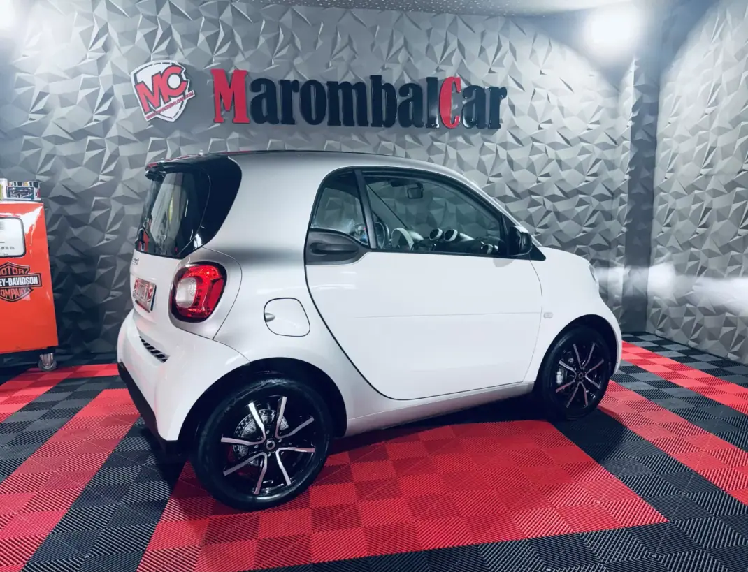 Smart ForTwo 2015 - 8490 EUR, 97800 km - 97800km - foto 4 de 31