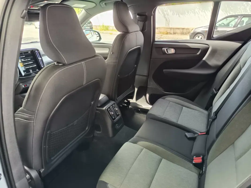 Volvo XC 40 2020 - 23990 EUR, 116700 km - 116700km - foto 20 de 26