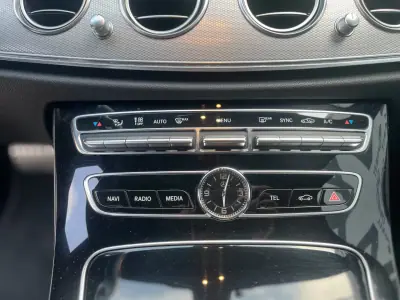Mercedes-Benz E 220 2018 - 27900 EUR, 146000 km - AUTO.MOTO.pt - 146000km - foto 12 de 16